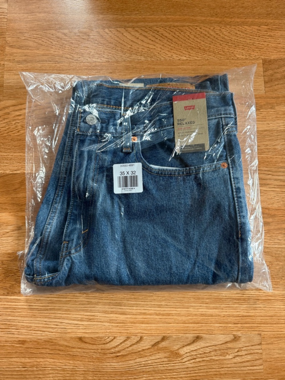 Levi’s Men’s  550 Relaxed Jeans Size 35x32, Brand New.
